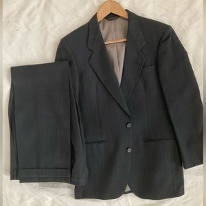 Pierre Cardin men’s suit